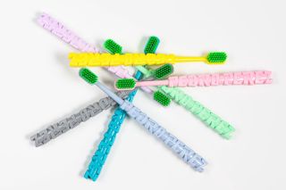 Unikátní design kartáčku PEDRO PEREZ Za ergonomií a designem kartáčku stojí známý český designér Jan Čapek. Pedro Perez...